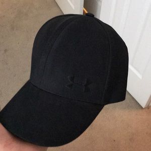 Under Armour Ladies baseball hat black
